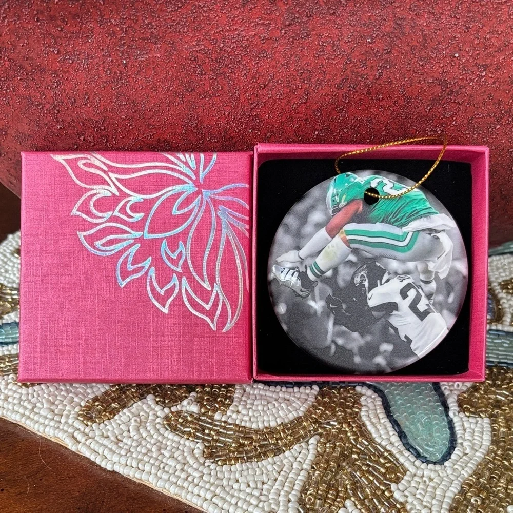 Brand New Philadelphia Eagles Saquon Barkley Fly Ceramic Christmas Ornament